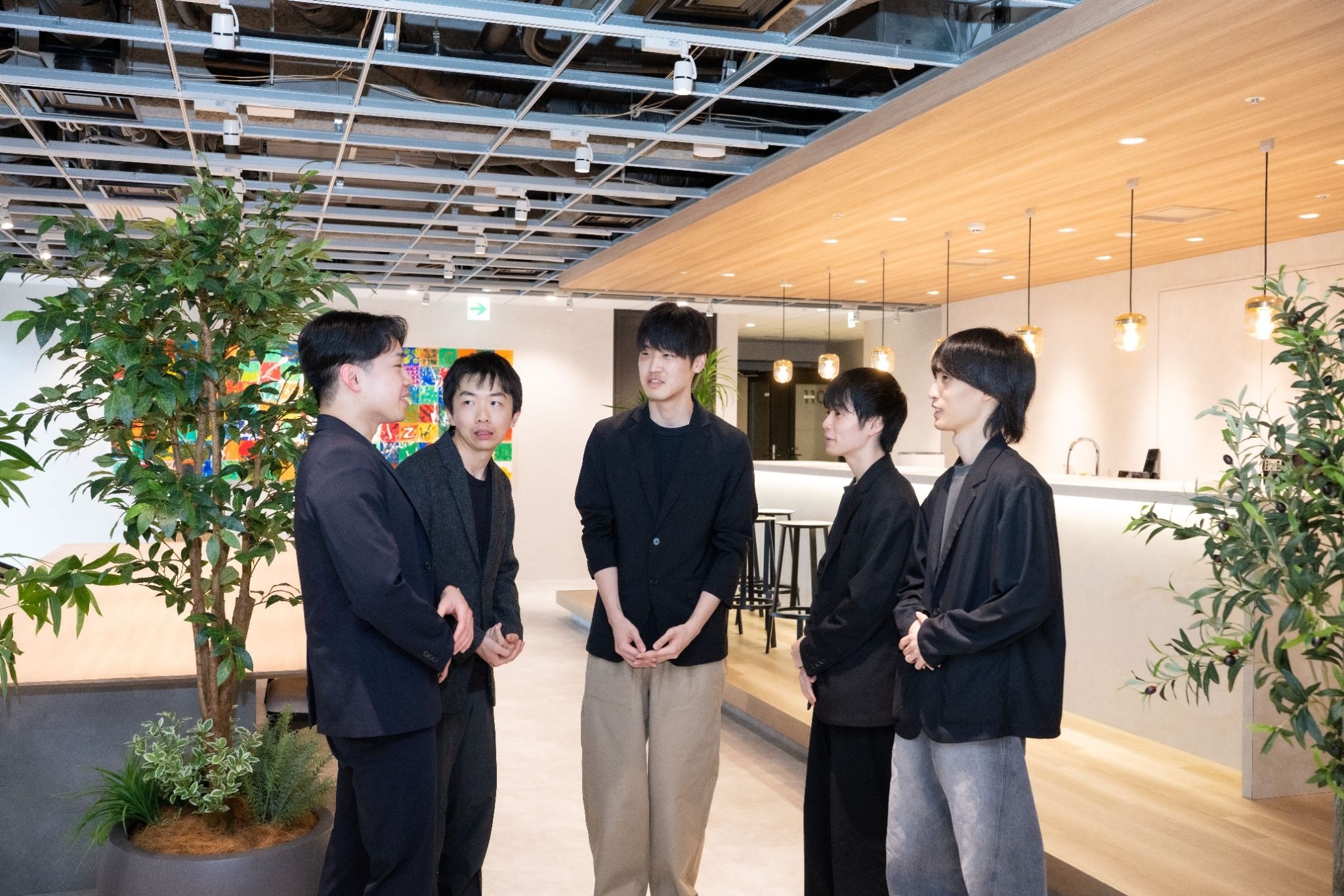 エンジニア　男性5名　話し合い.jpg
